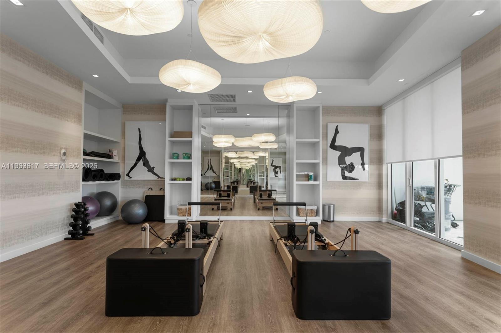 4100 Island Blvd # 1 Unit: PH-1