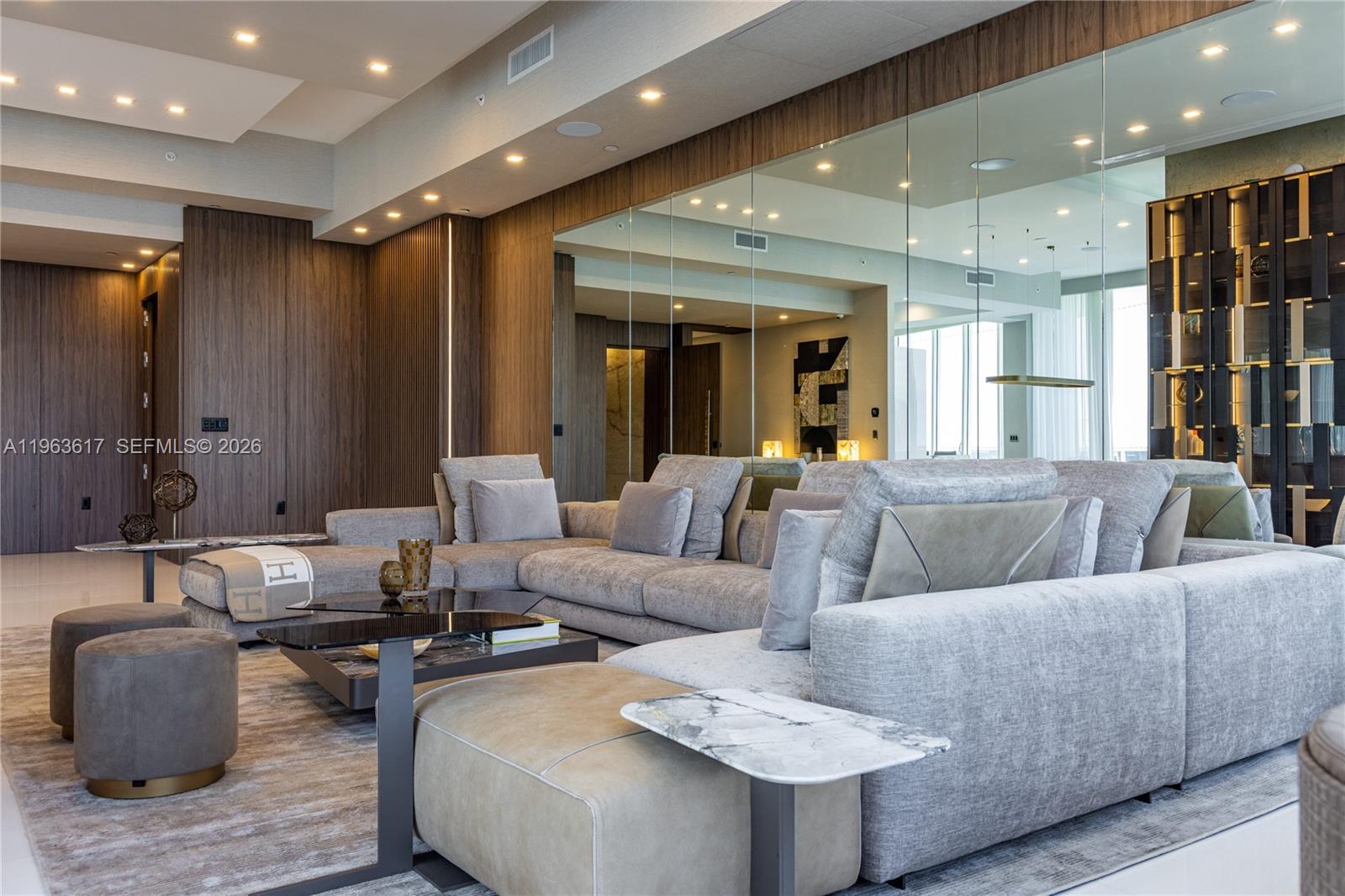 4100 Island Blvd # 1 Unit: PH-1