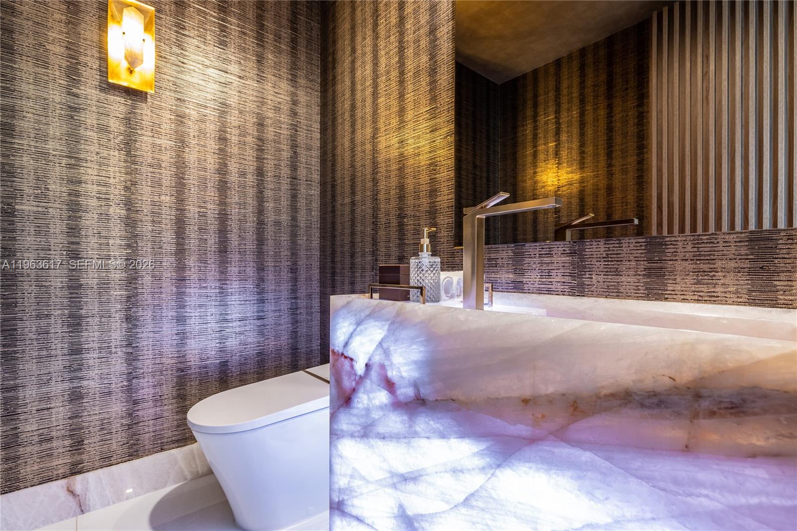 4100 Island Blvd # 1 Unit: PH-1