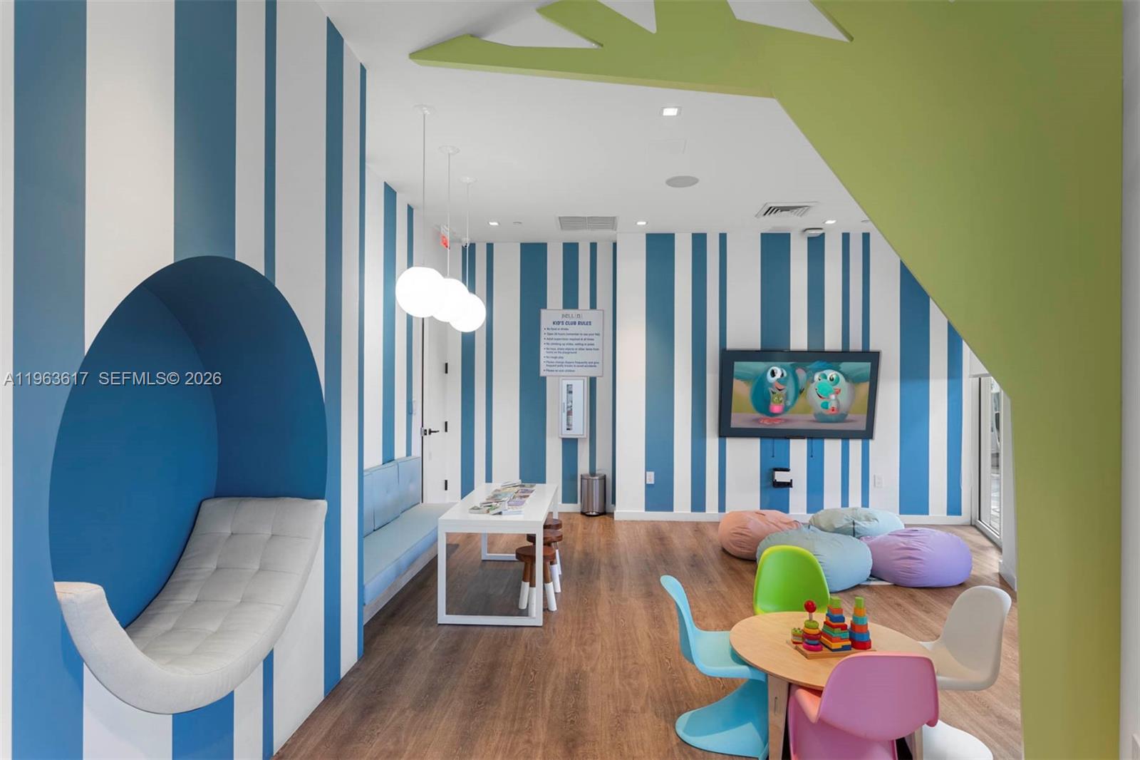 4100 Island Blvd # 1 Unit: PH-1