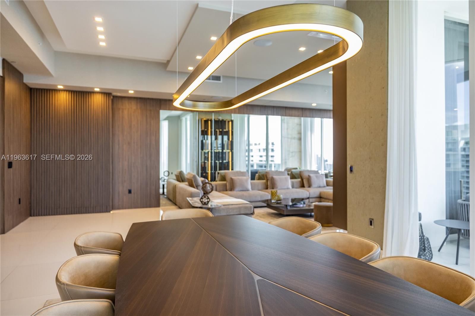 4100 Island Blvd # 1 Unit: PH-1