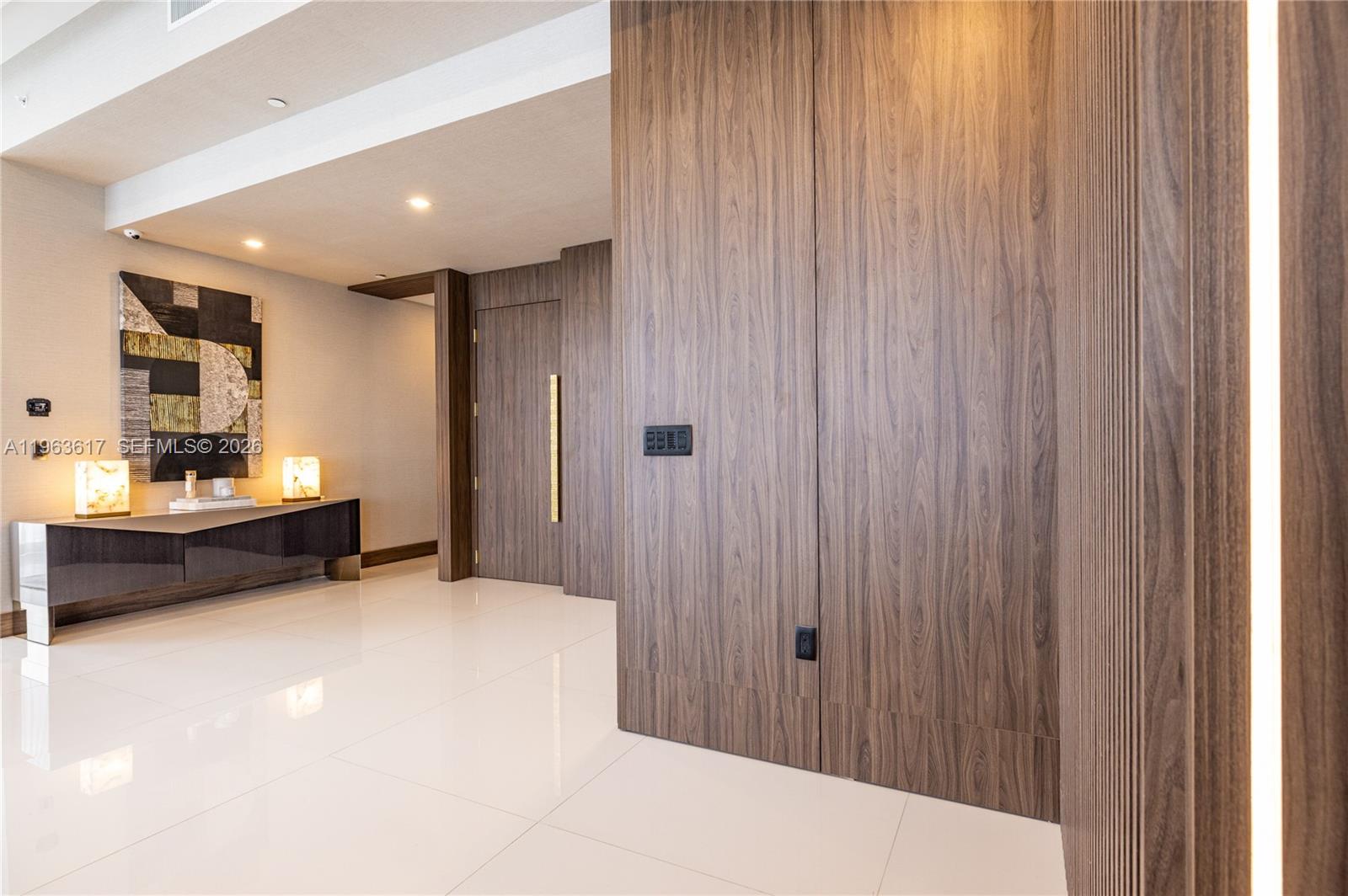 4100 Island Blvd # 1 Unit: PH-1