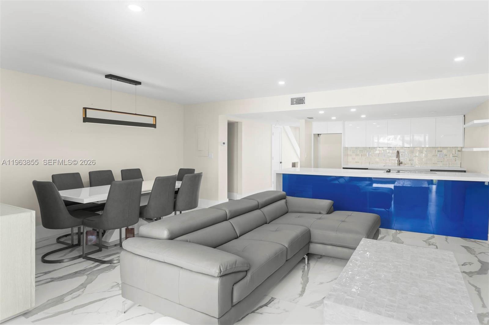 3973 NE 167th St # 12