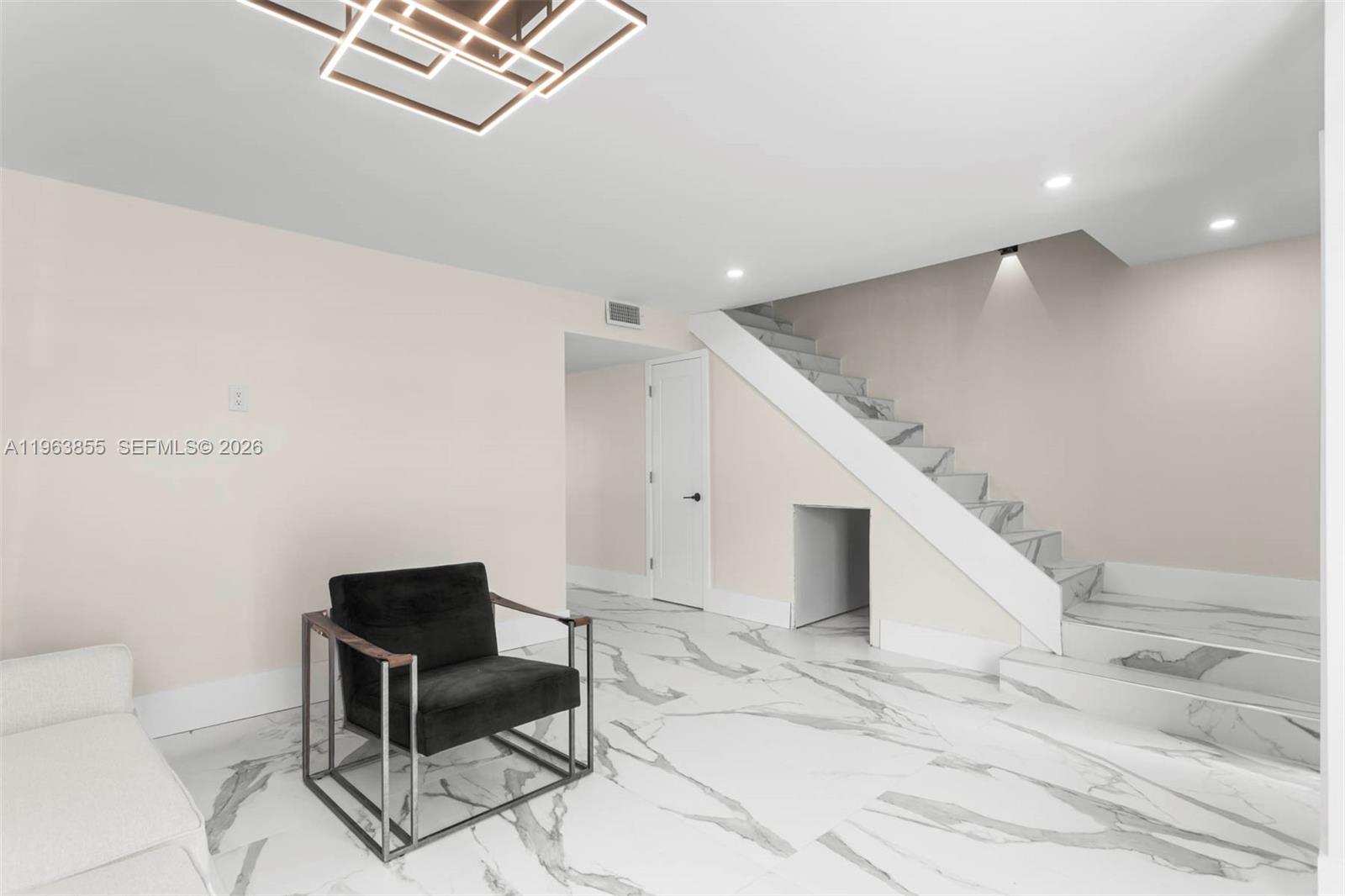 3973 NE 167th St # 12