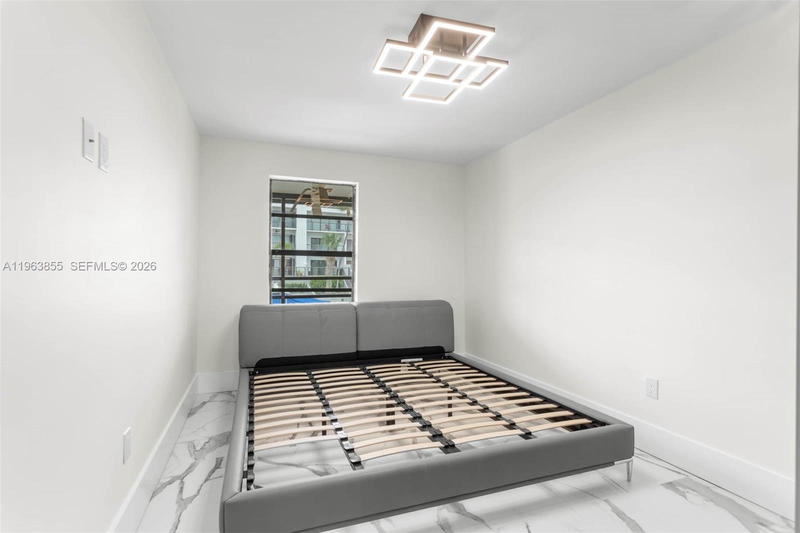 3973 NE 167th St # 12