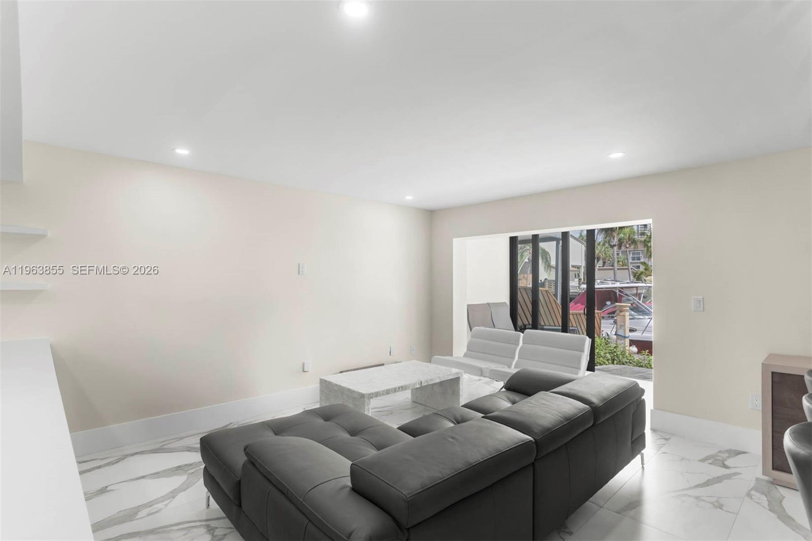 3973 NE 167th St # 12