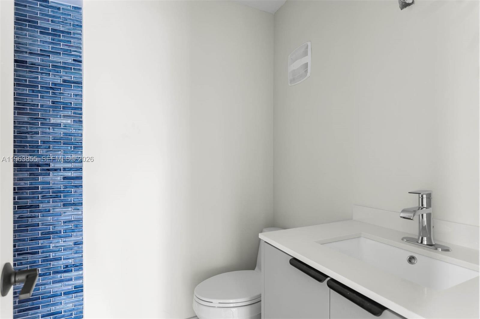 3973 NE 167th St # 12