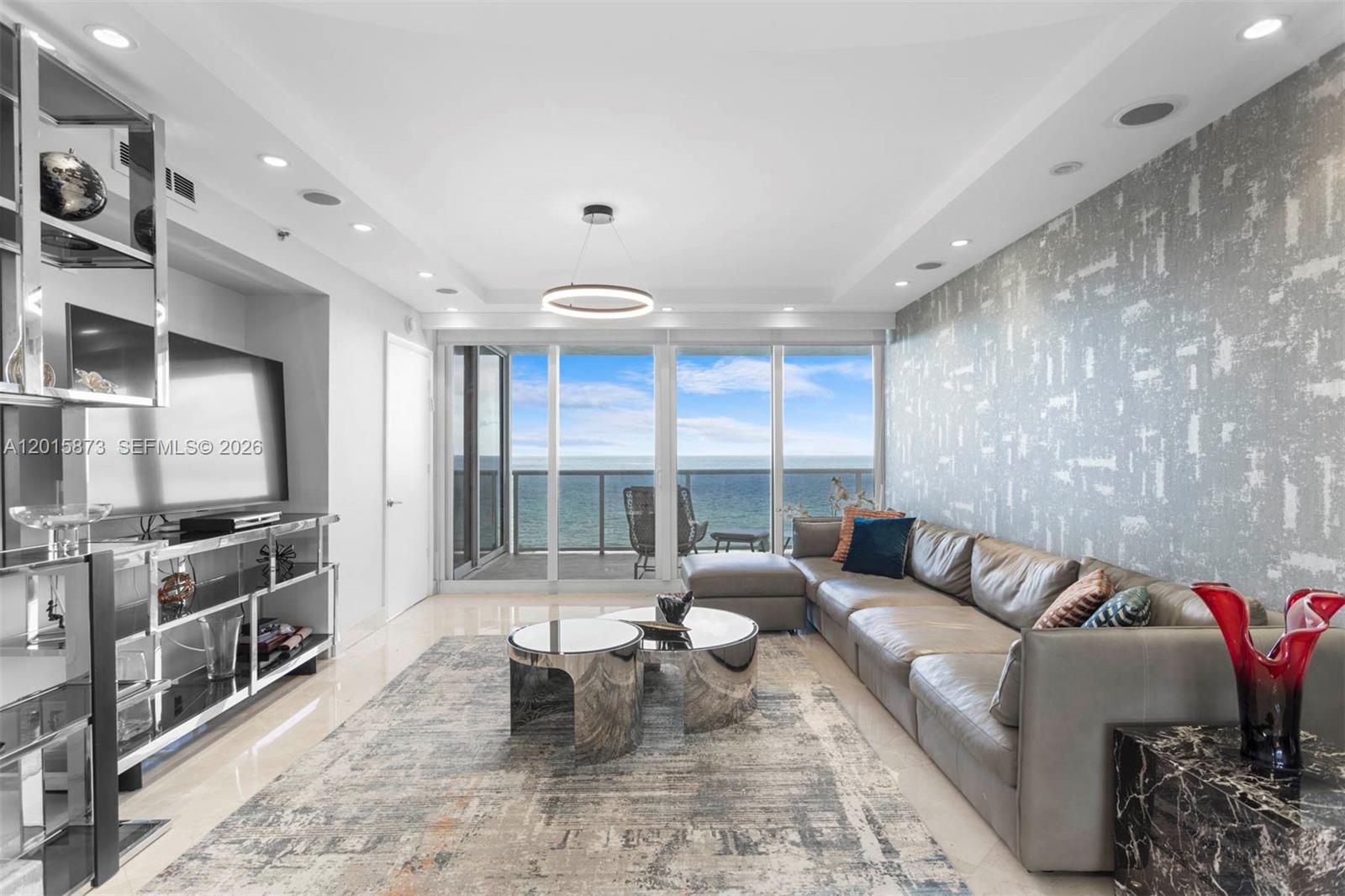 19111 Collins Ave # 604