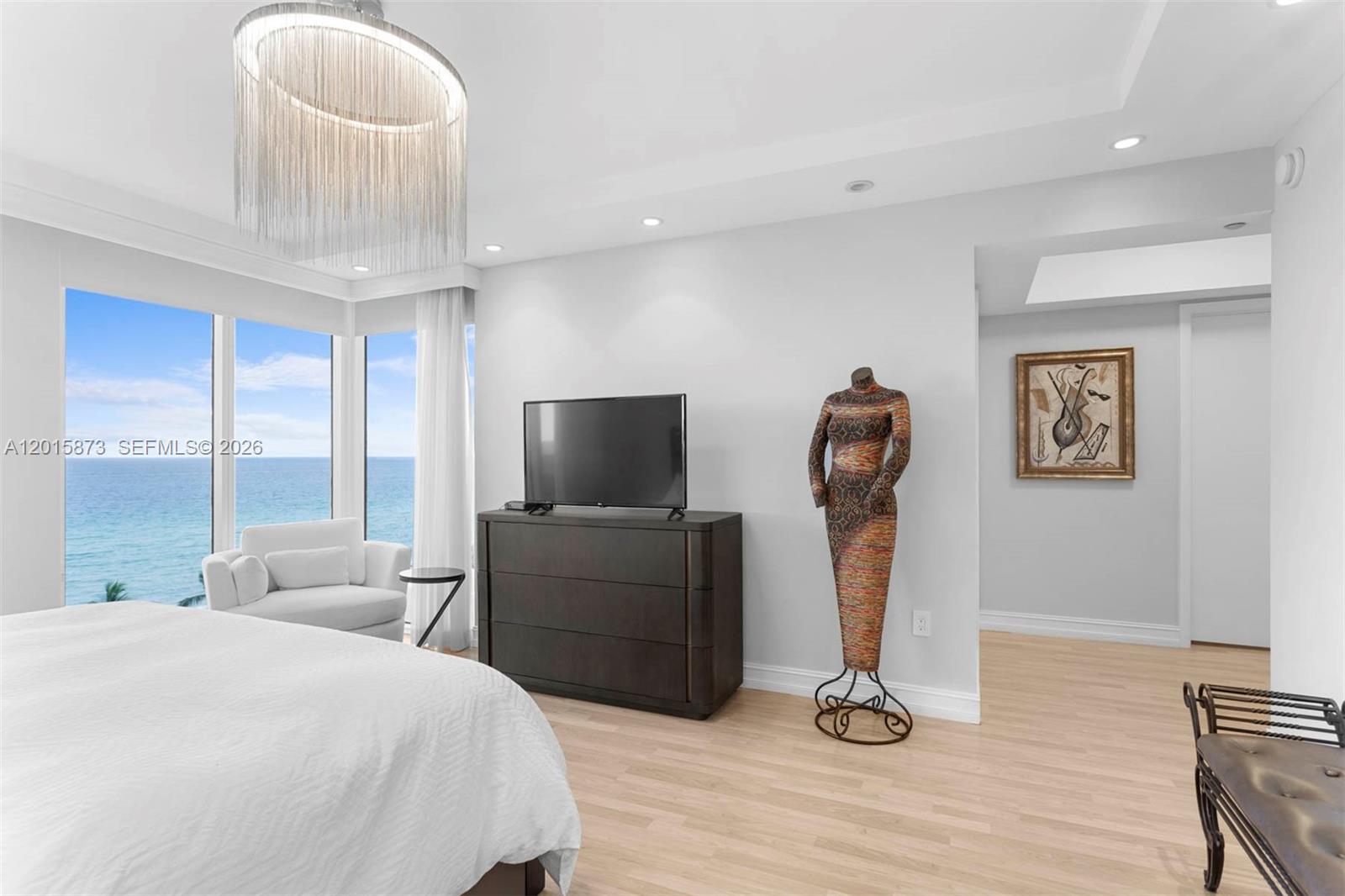 19111 Collins Ave # 604