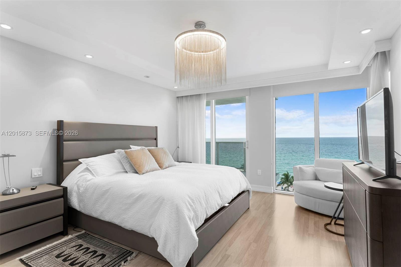 19111 Collins Ave # 604