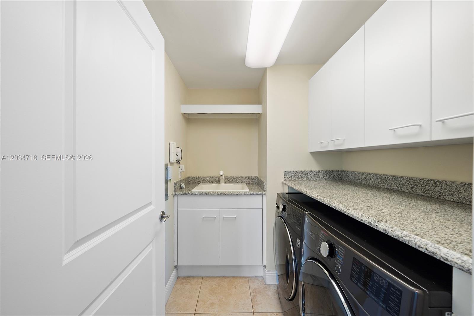 6000 Island Blvd # 1002