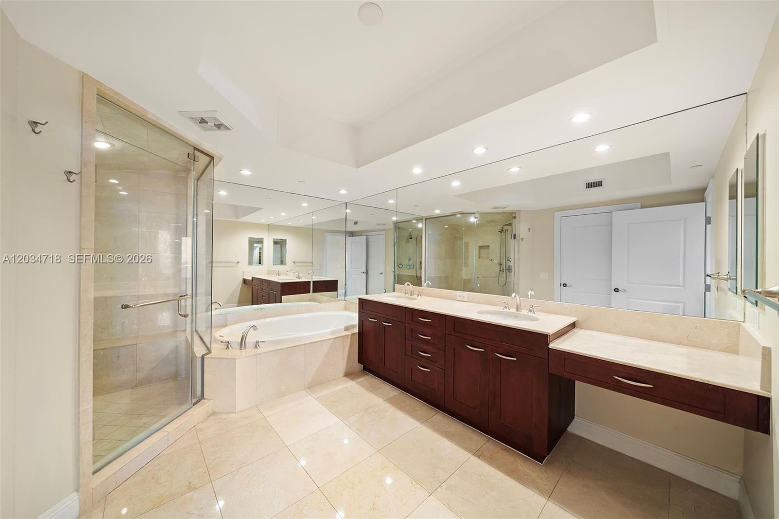 6000 Island Blvd # 1002