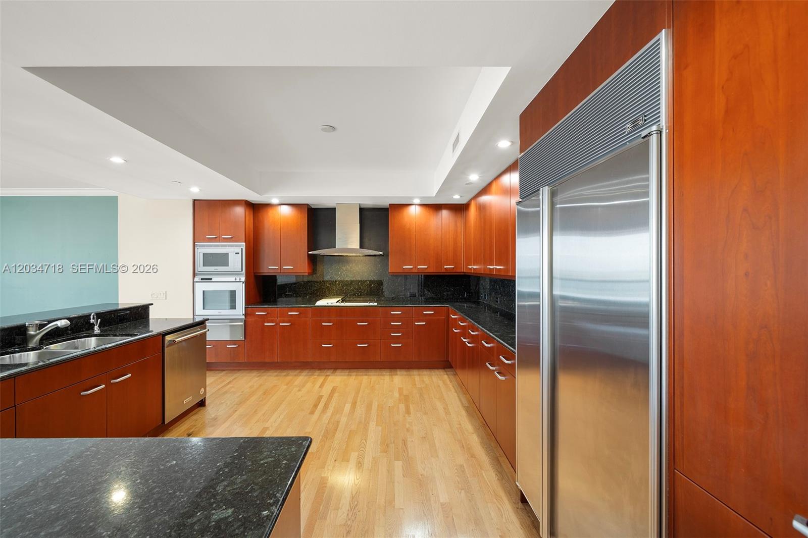 6000 Island Blvd # 1002