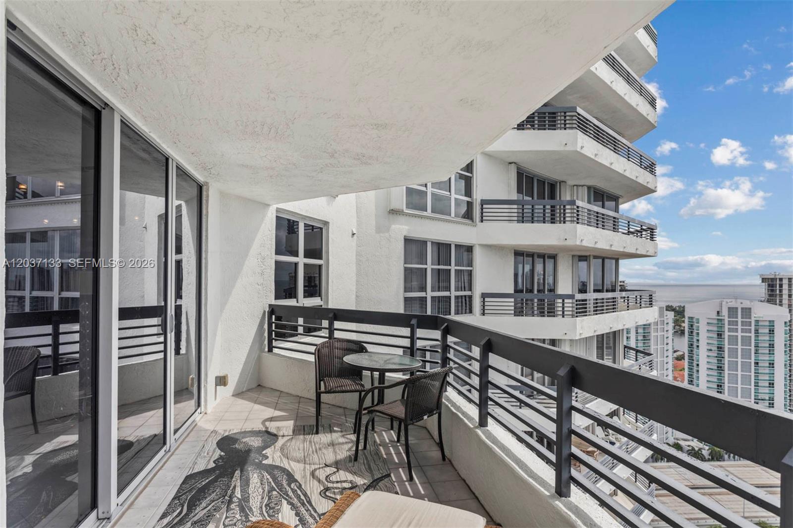 3500 Mystic Pointe Dr # 3307