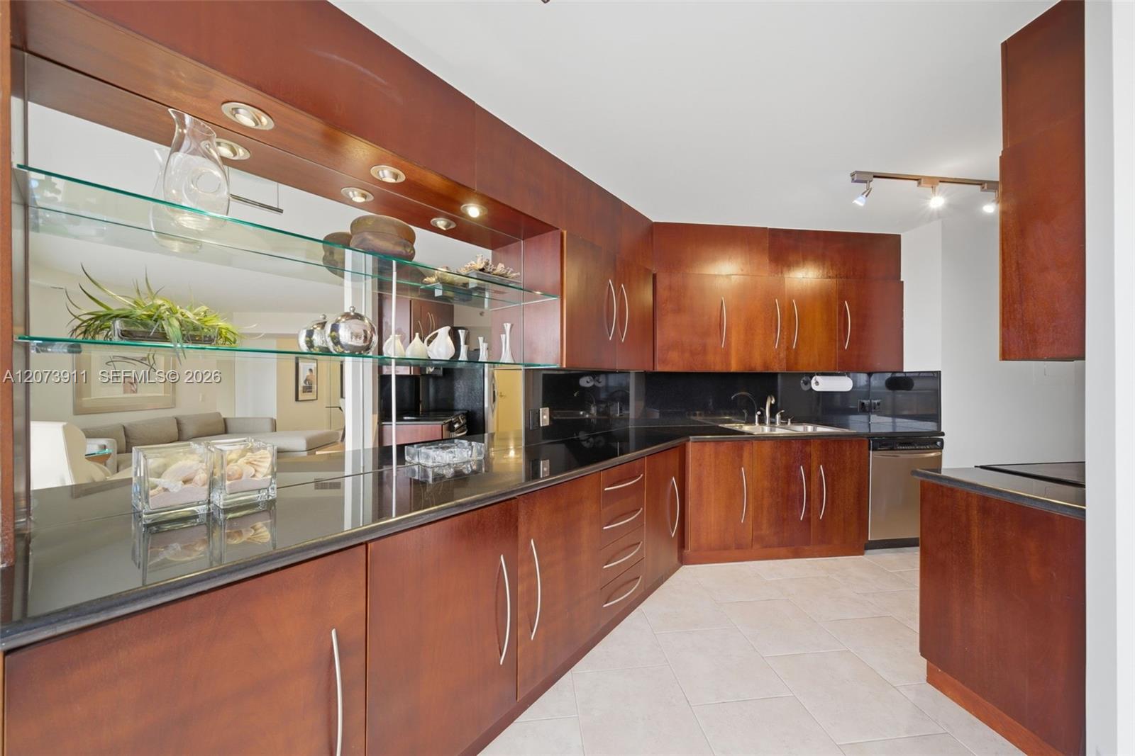 3610 Yacht Club Dr # 1115