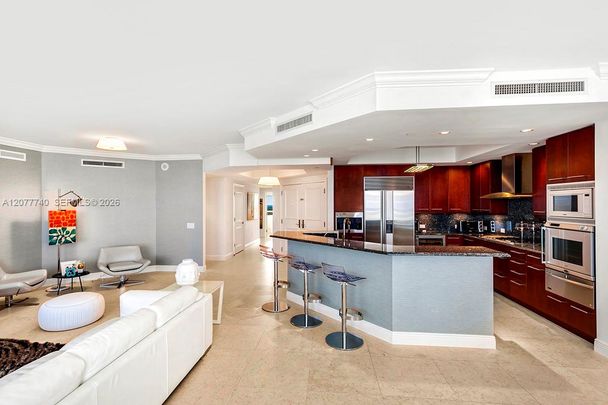 6000 Island Blvd # 2204