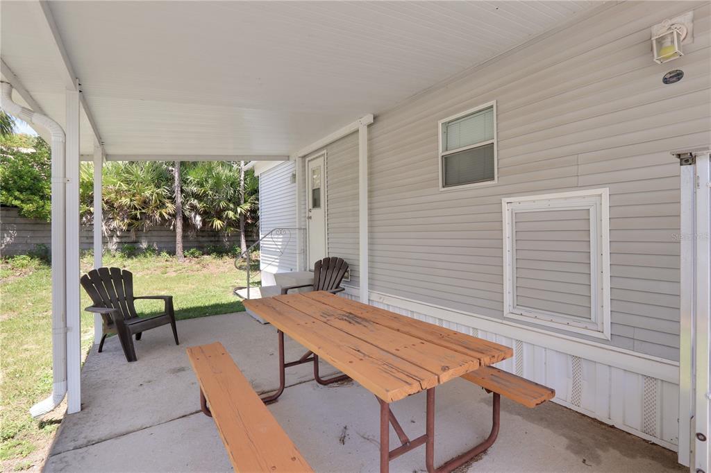 2413 LIMEWOOD AVE #33
