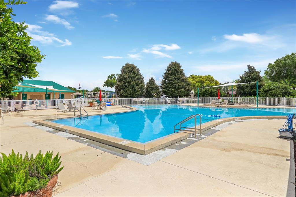 2413 LIMEWOOD AVE #33