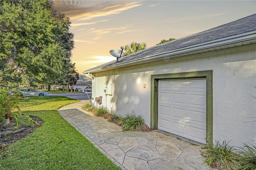 5521 GROVE MNR