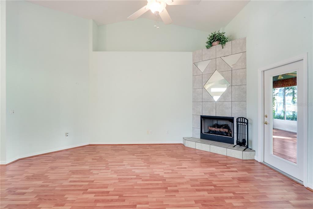 5521 GROVE MNR