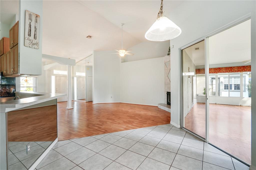 5521 GROVE MNR