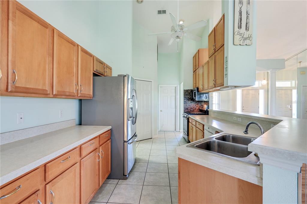 5521 GROVE MNR