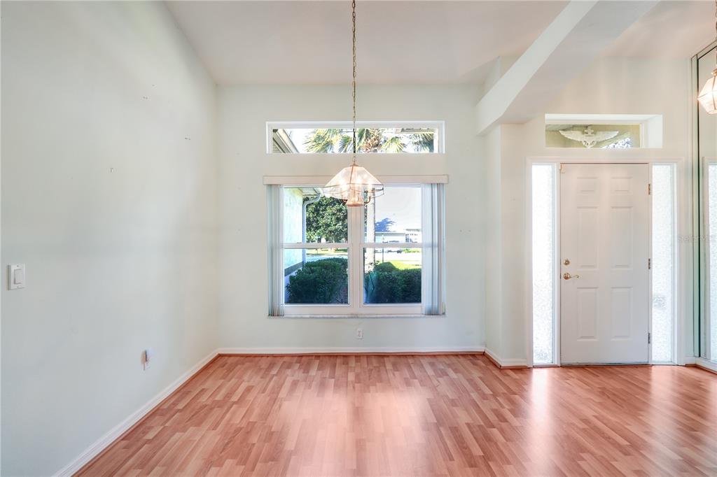 5521 GROVE MNR