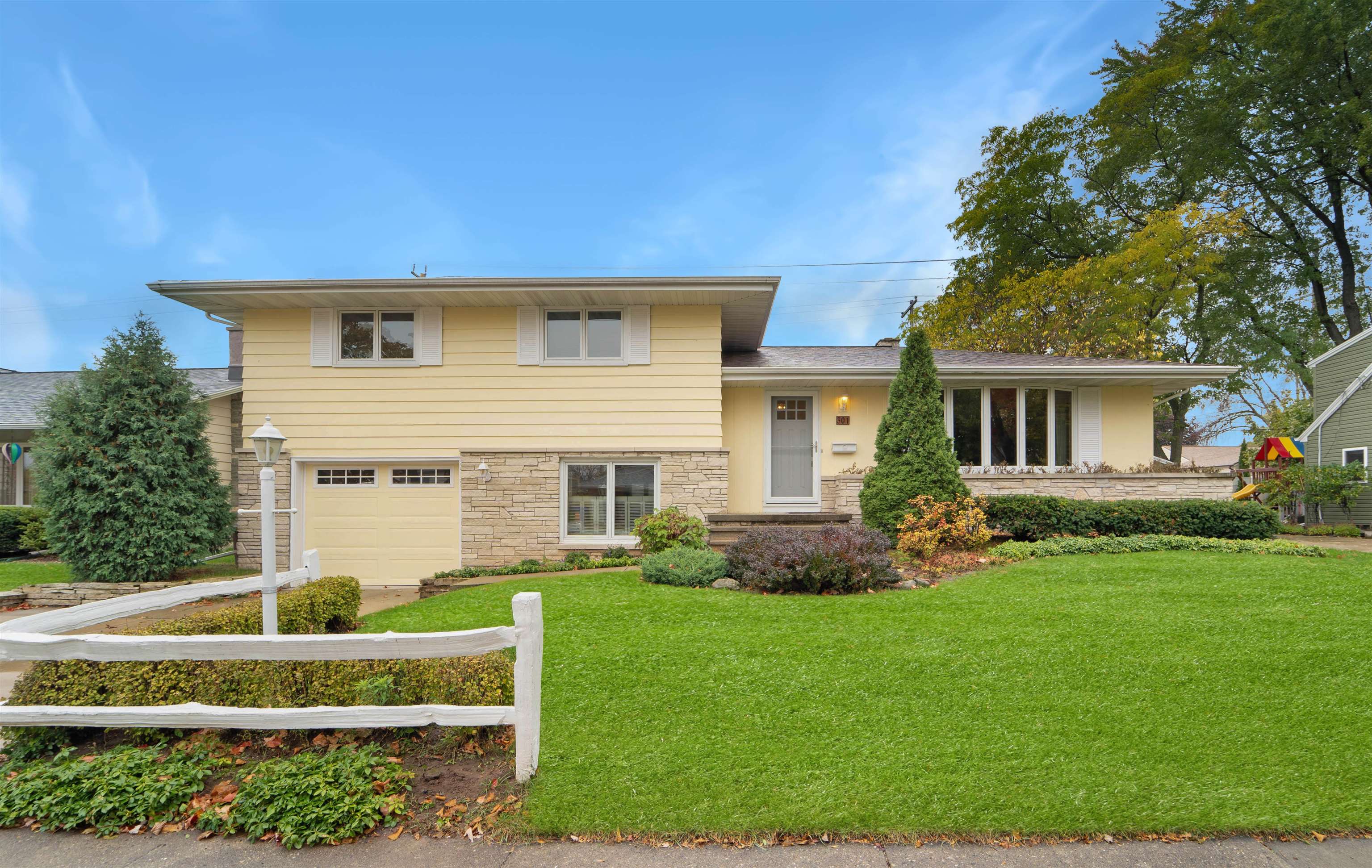 301 E MCARTHUR Street