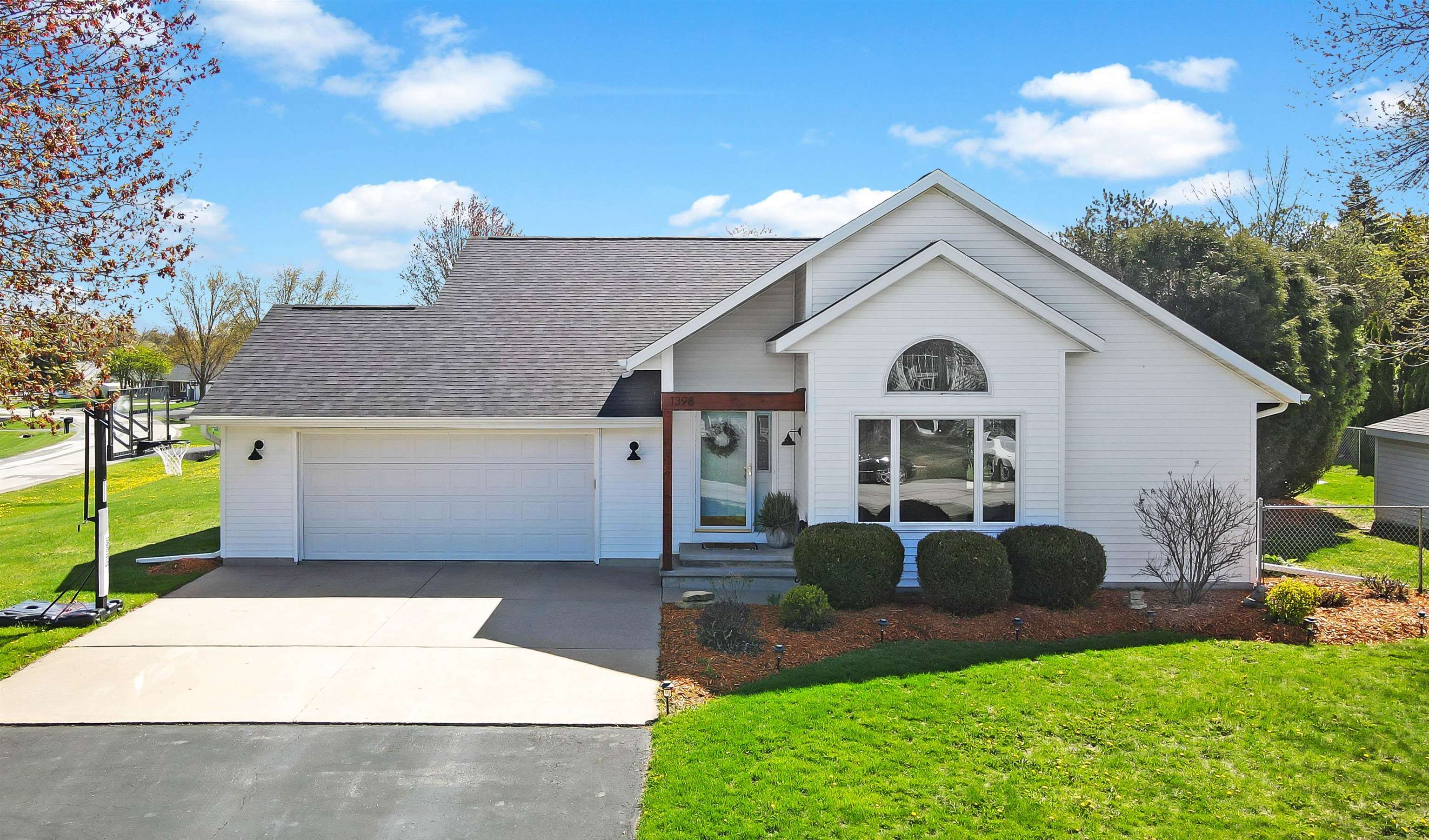 N1398 FAIRWINDS Drive