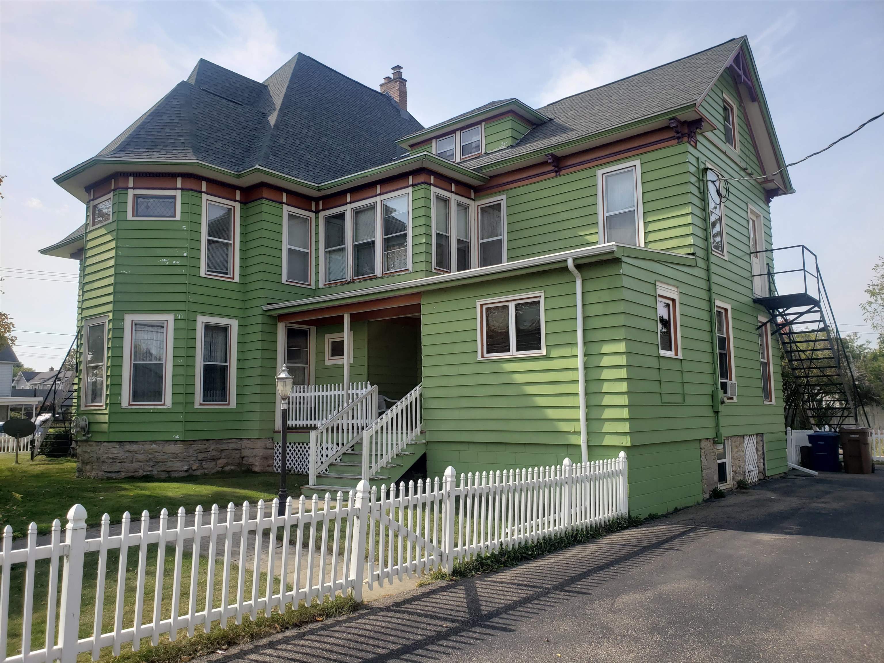 360 1ST Street