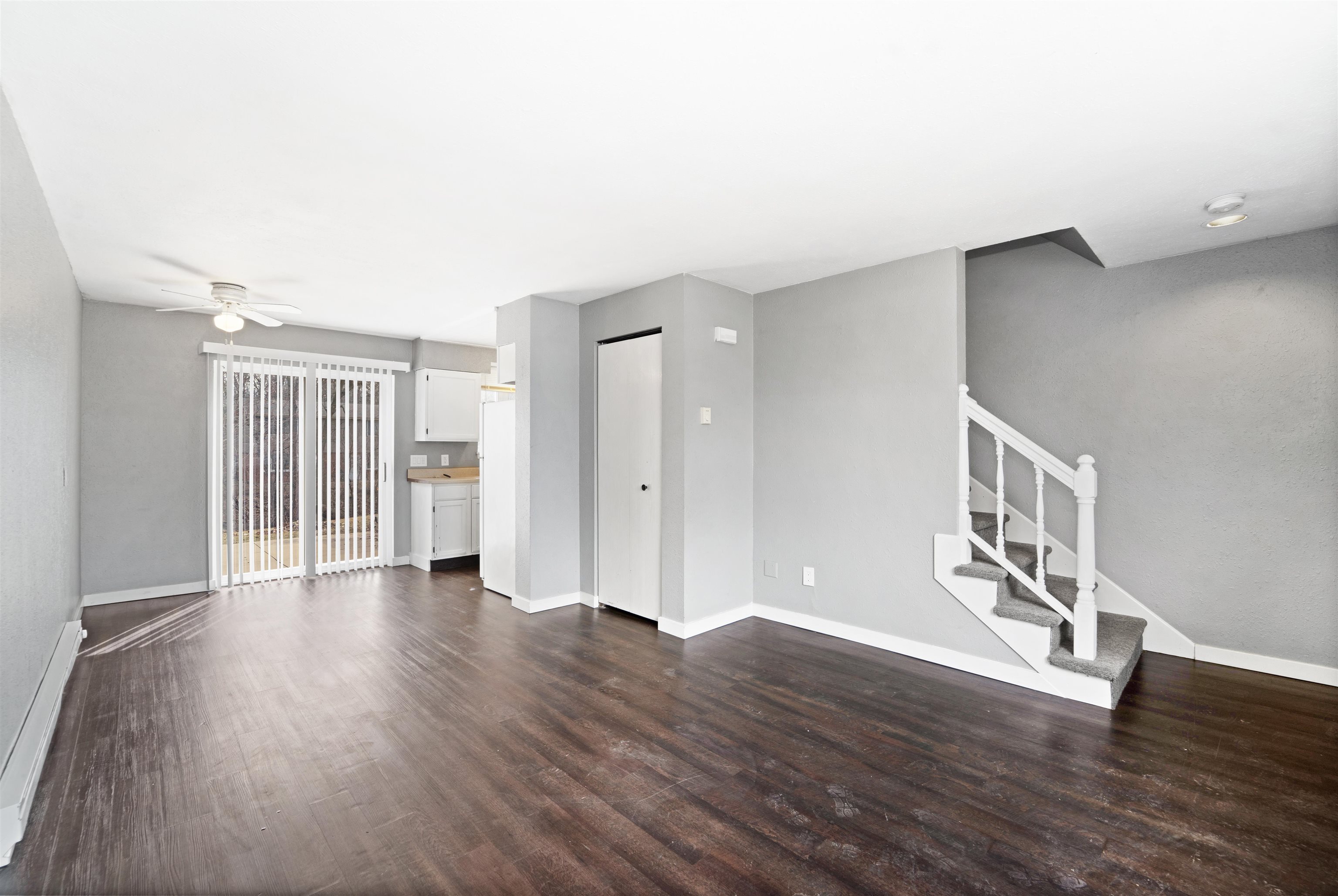 929 S WEST Court Unit: A
