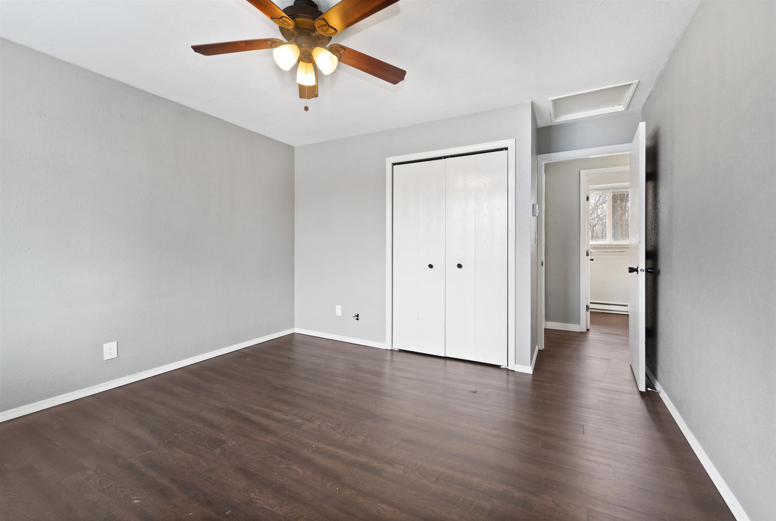 929 S WEST Court Unit: A