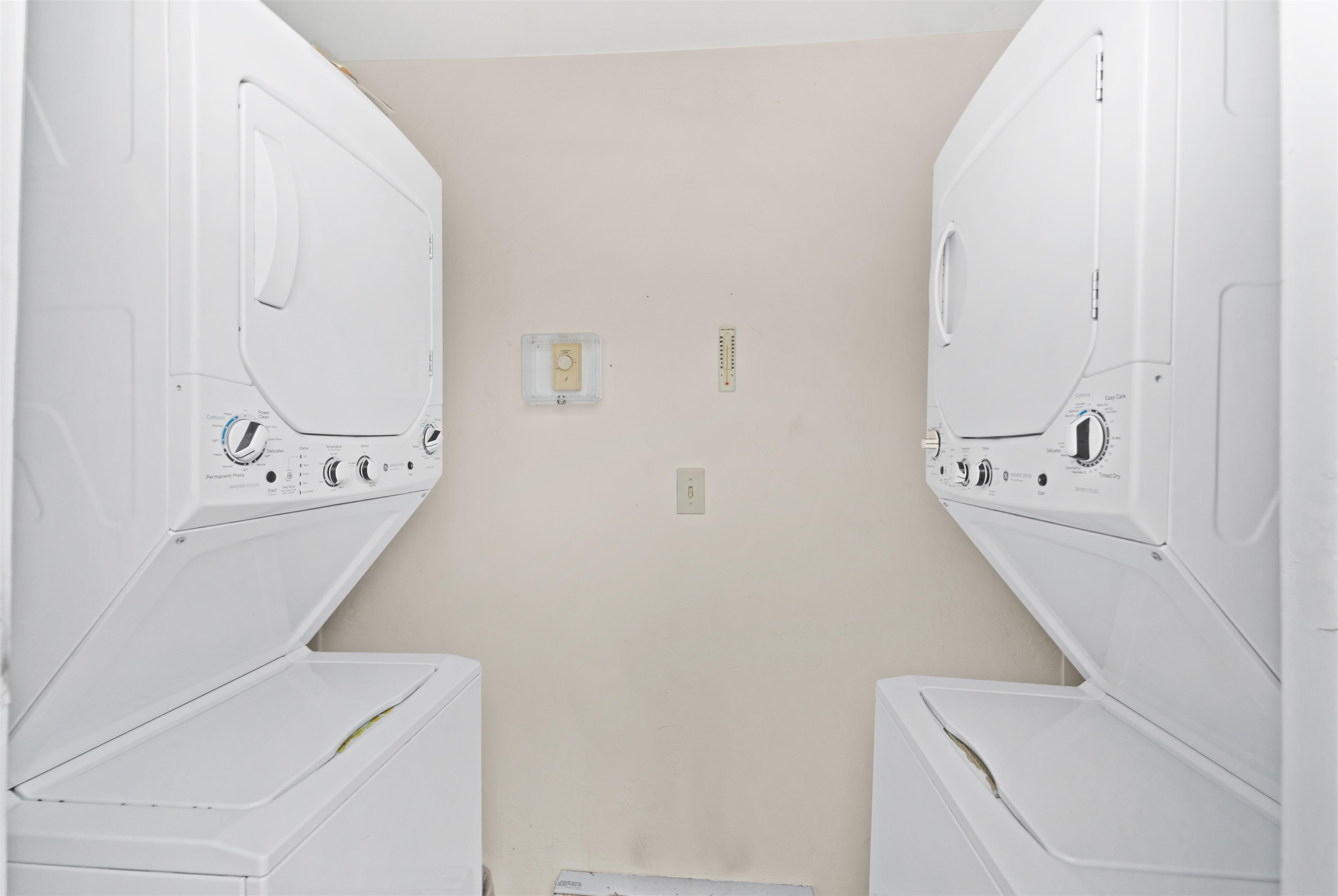 929 S WEST Court Unit: A