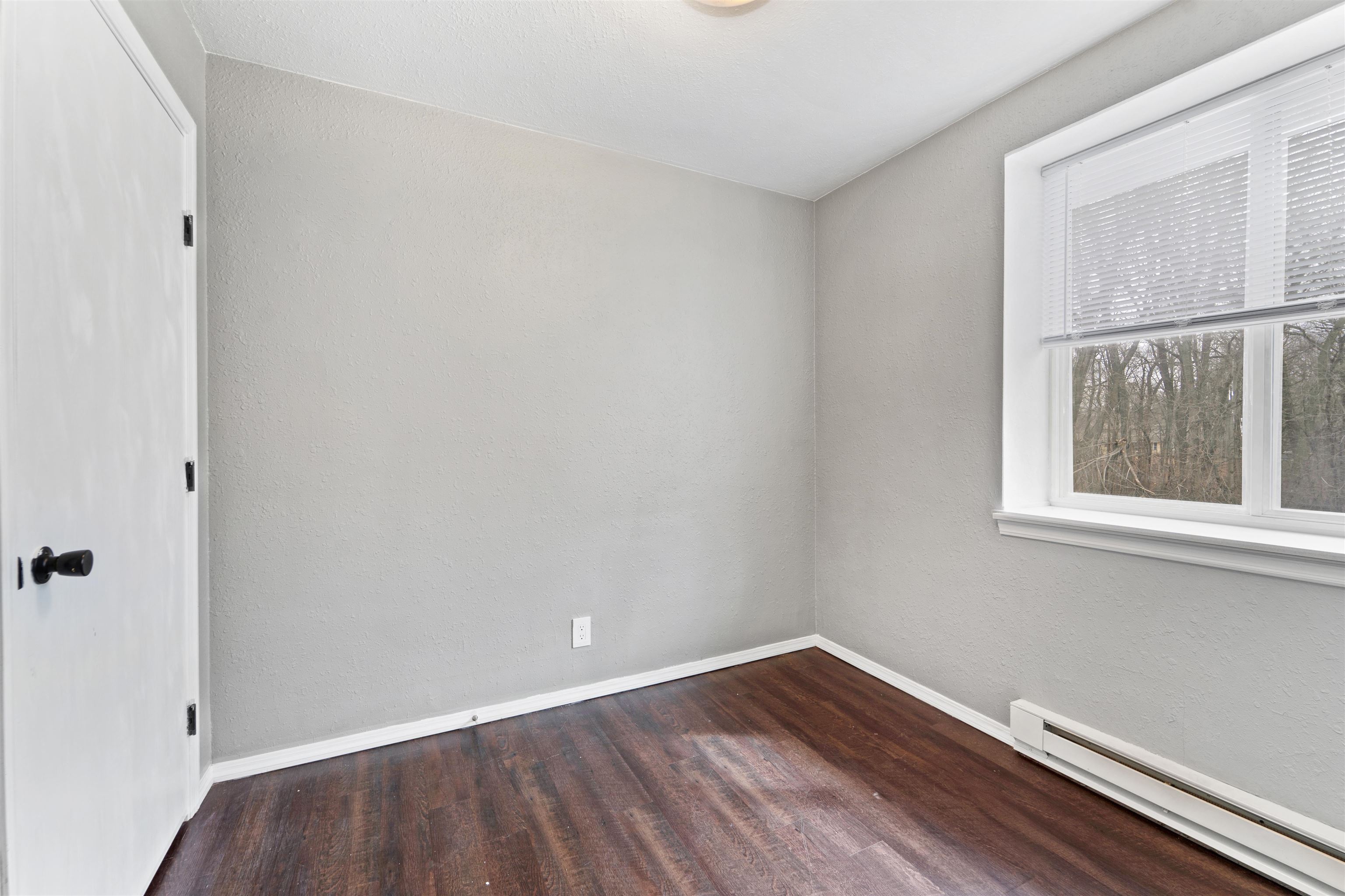 929 S WEST Court Unit: A