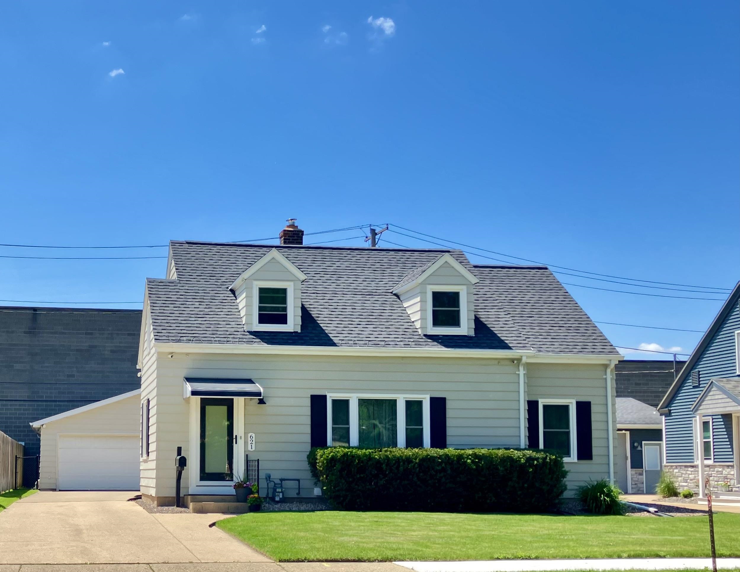 621 N LINWOOD Avenue