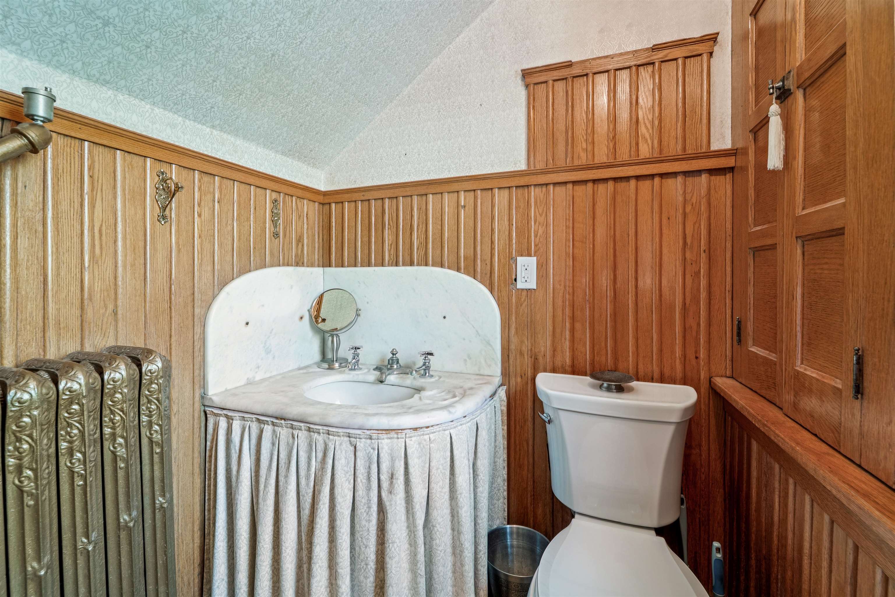 1133 ALGOMA Boulevard