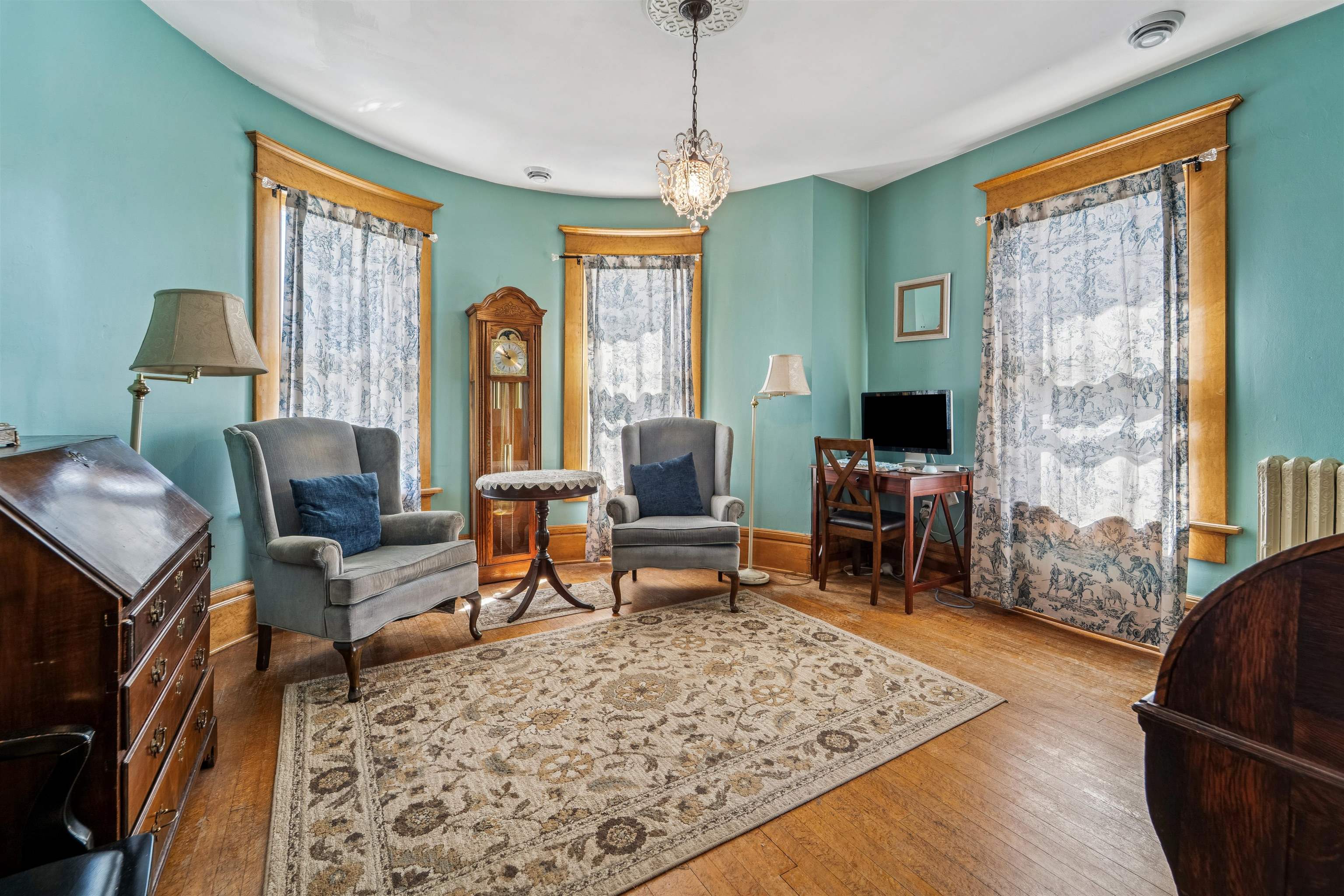 1133 ALGOMA Boulevard