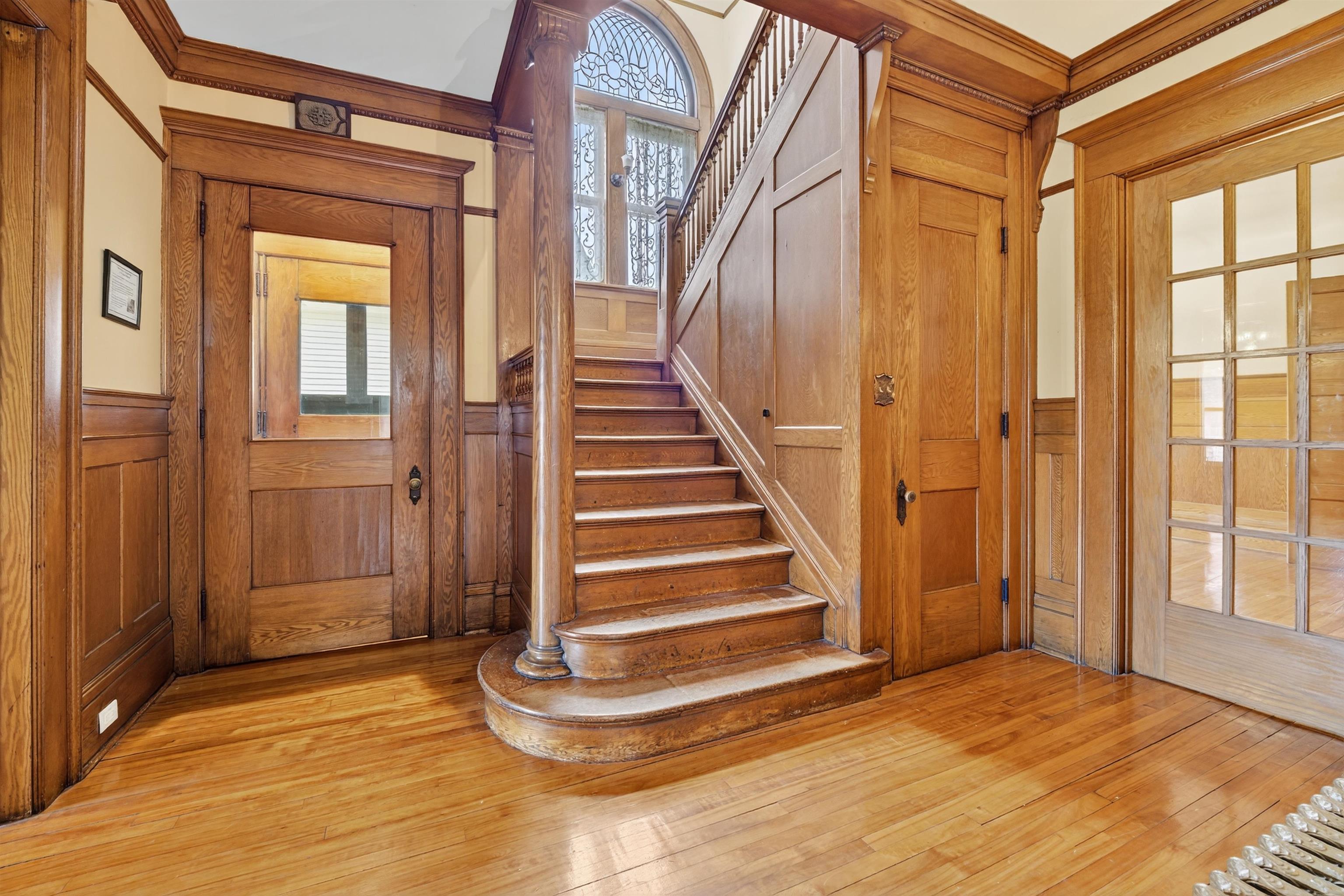 1133 ALGOMA Boulevard