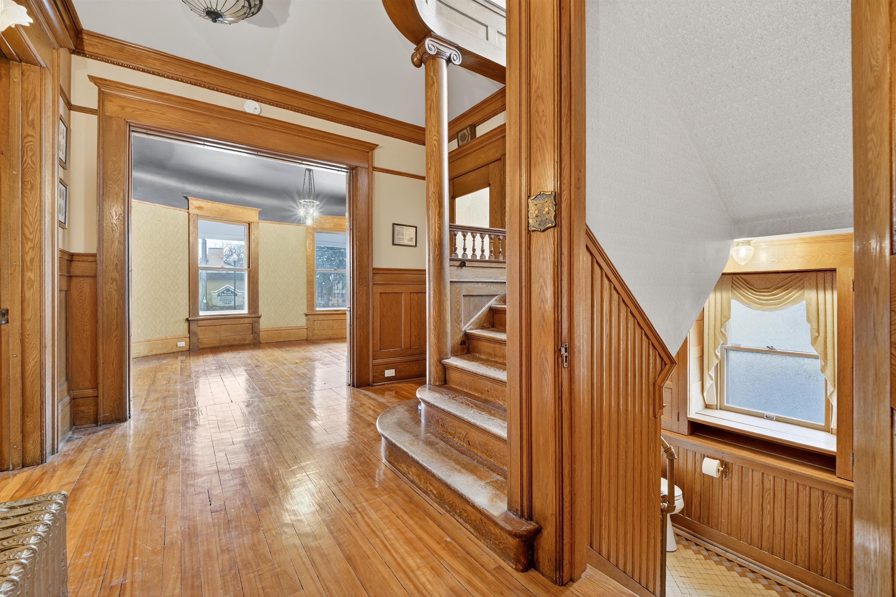 1133 ALGOMA Boulevard