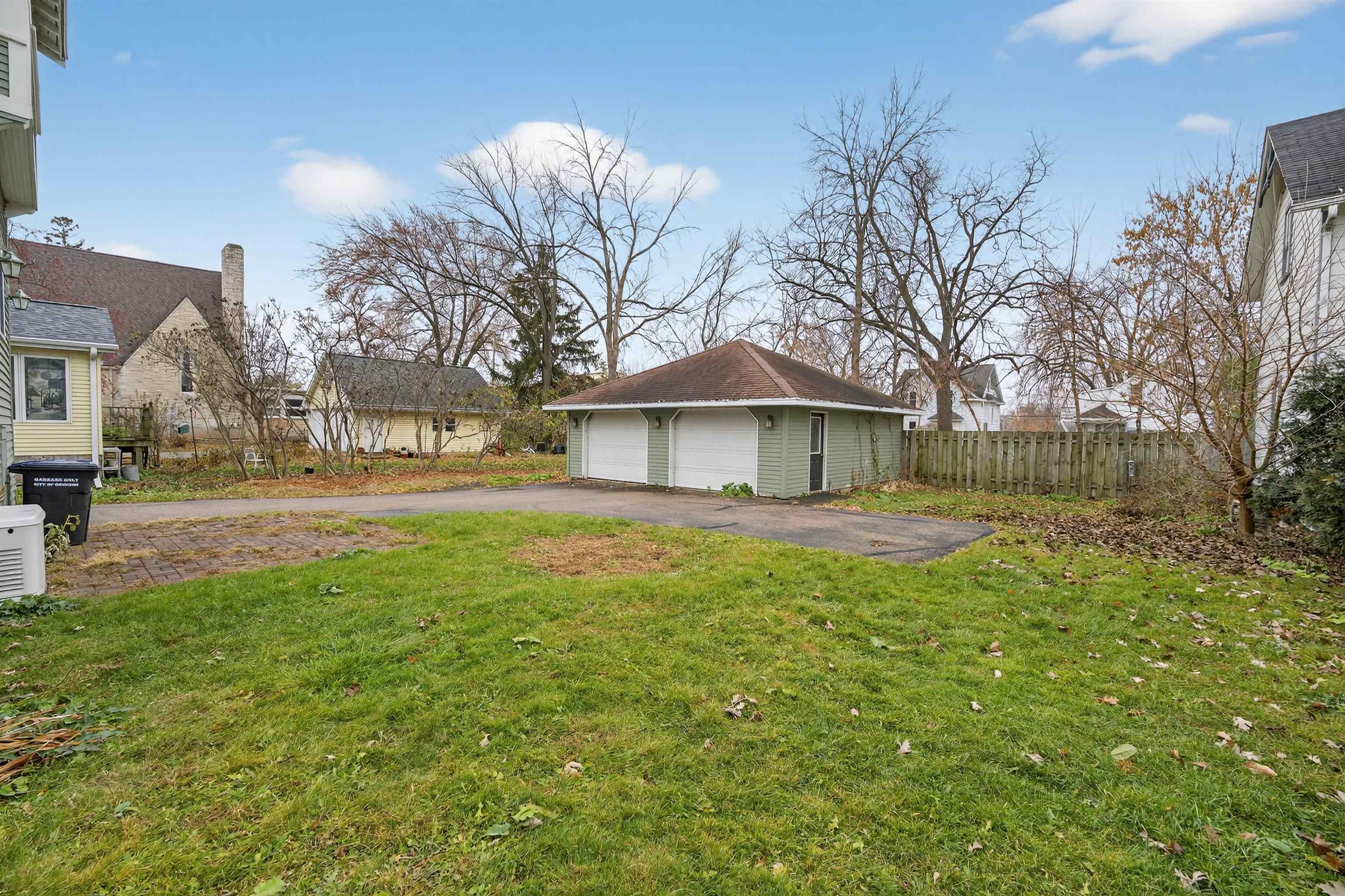 1133 ALGOMA Boulevard