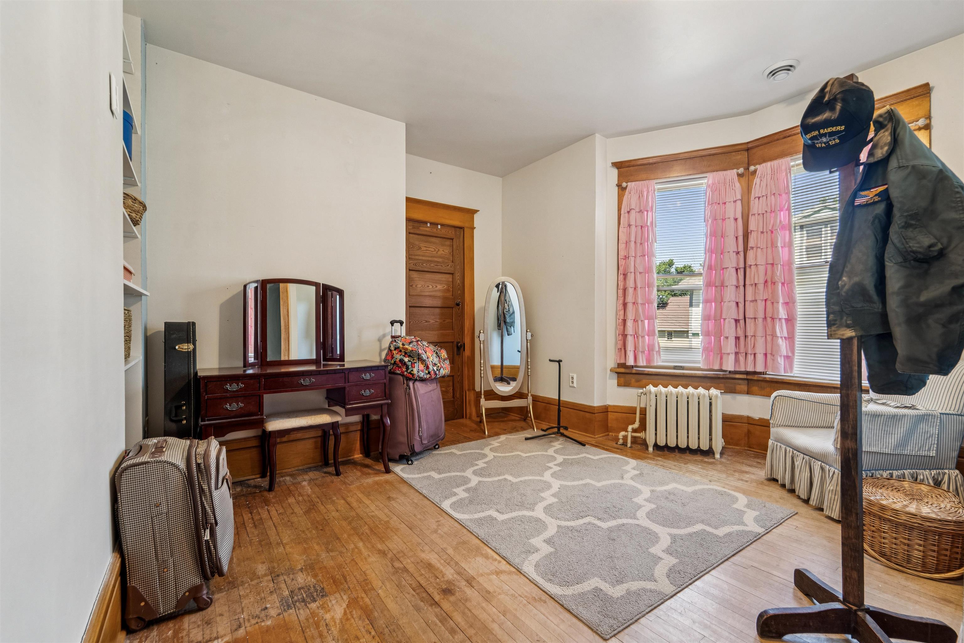 1133 ALGOMA Boulevard