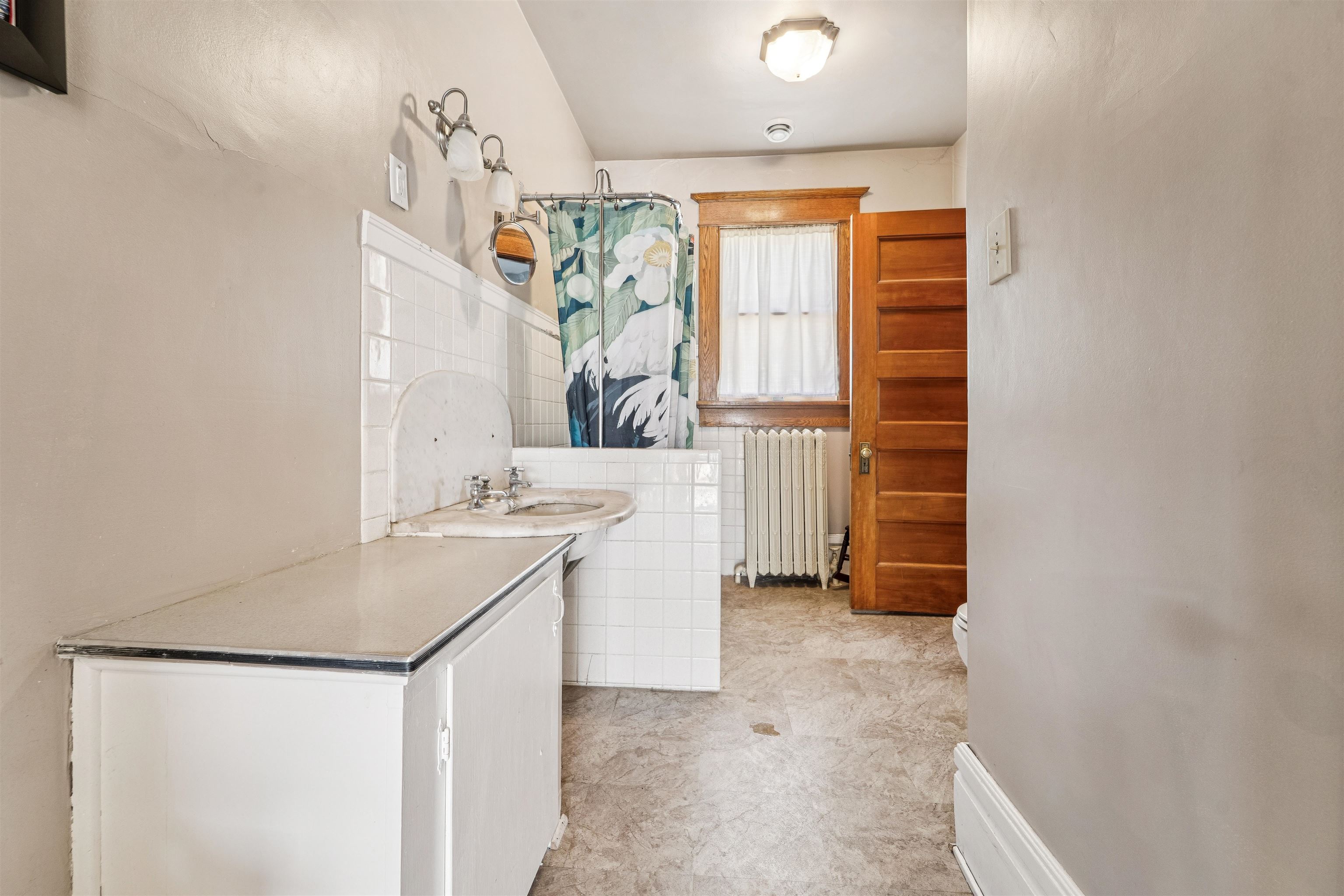 1133 ALGOMA Boulevard