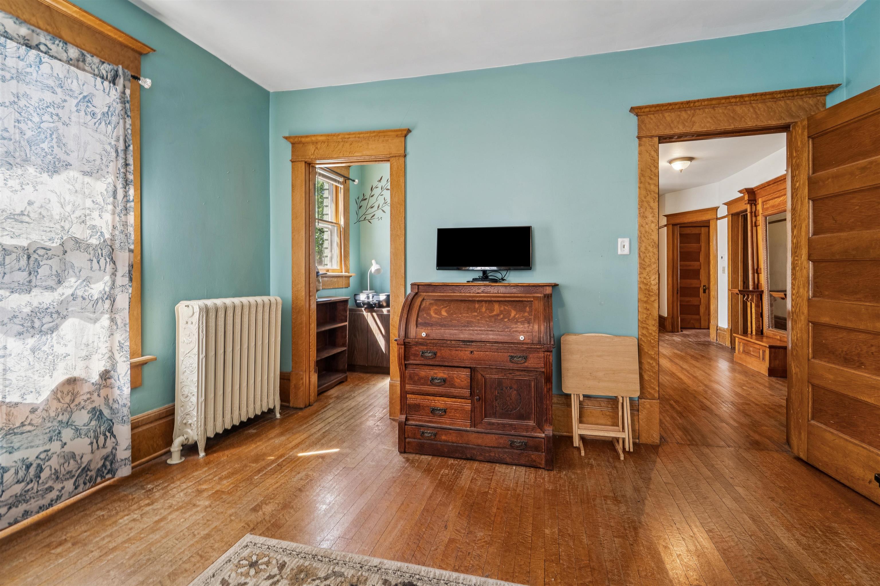 1133 ALGOMA Boulevard