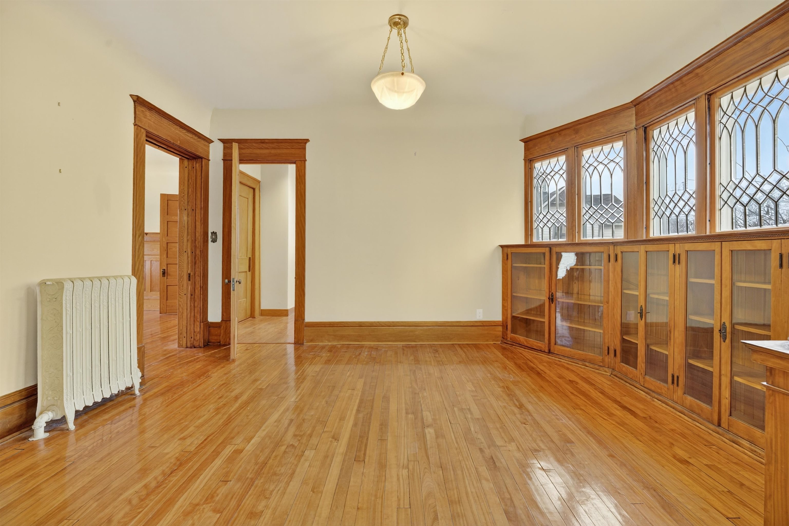 1133 ALGOMA Boulevard