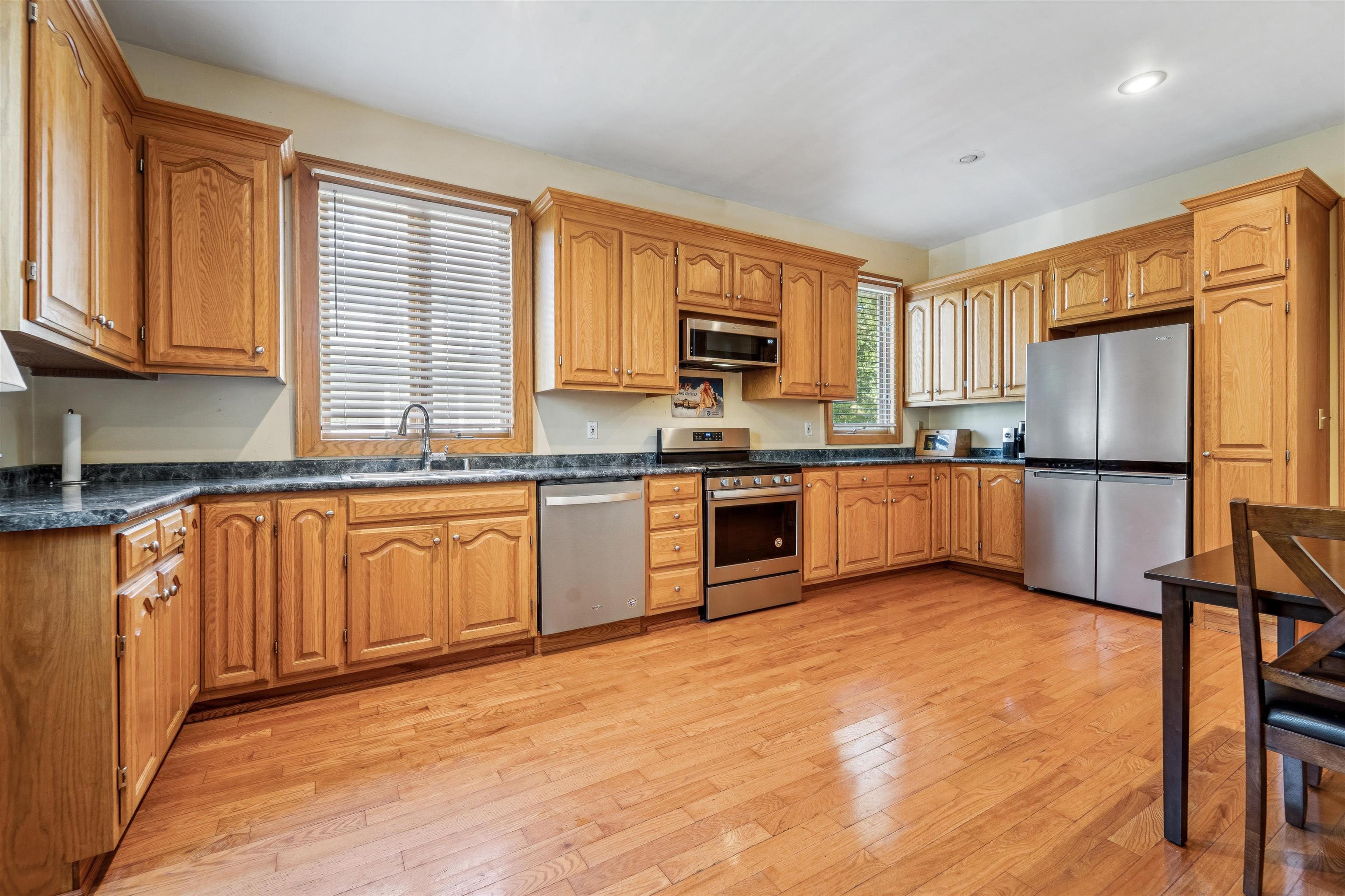 1133 ALGOMA Boulevard