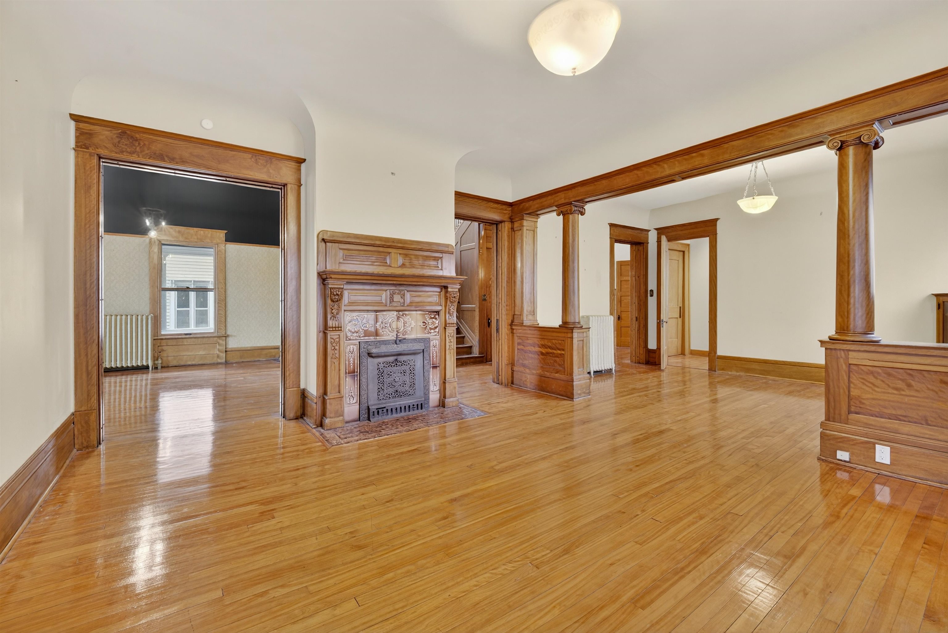 1133 ALGOMA Boulevard