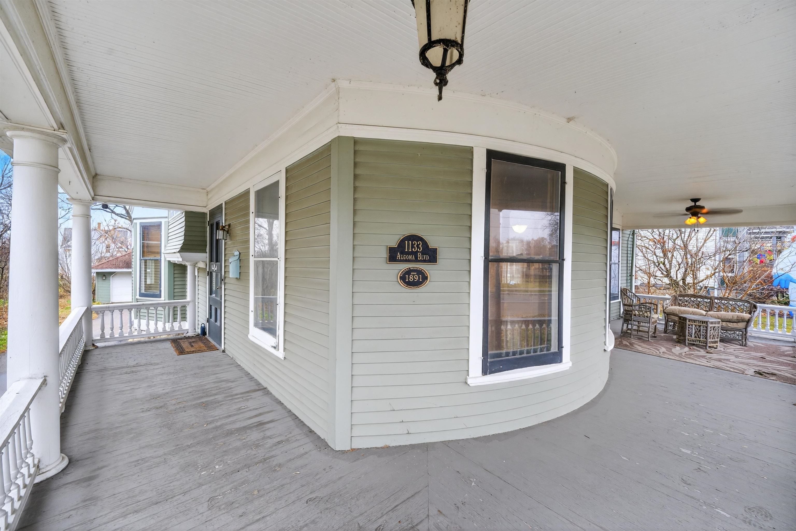 1133 ALGOMA Boulevard