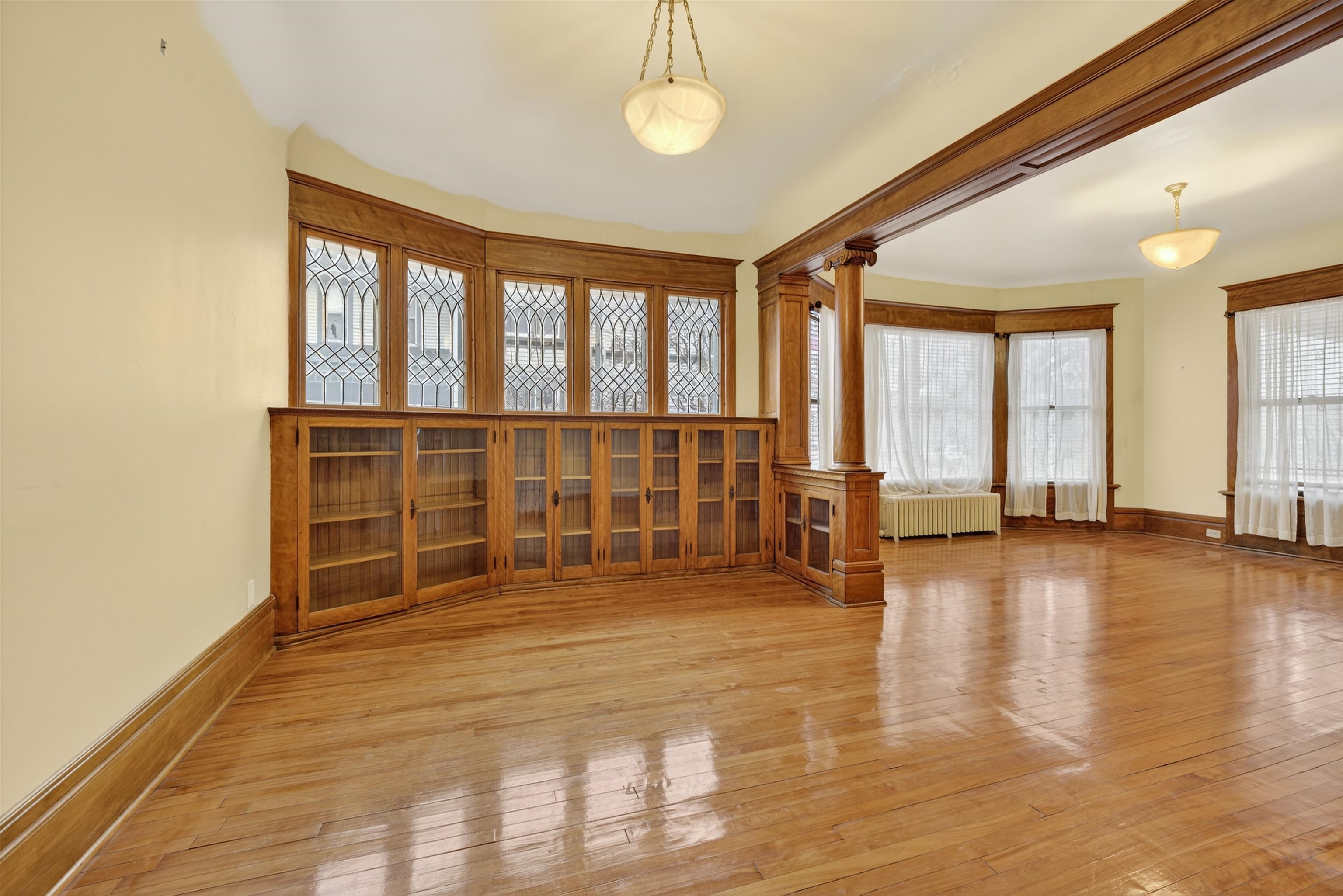 1133 ALGOMA Boulevard