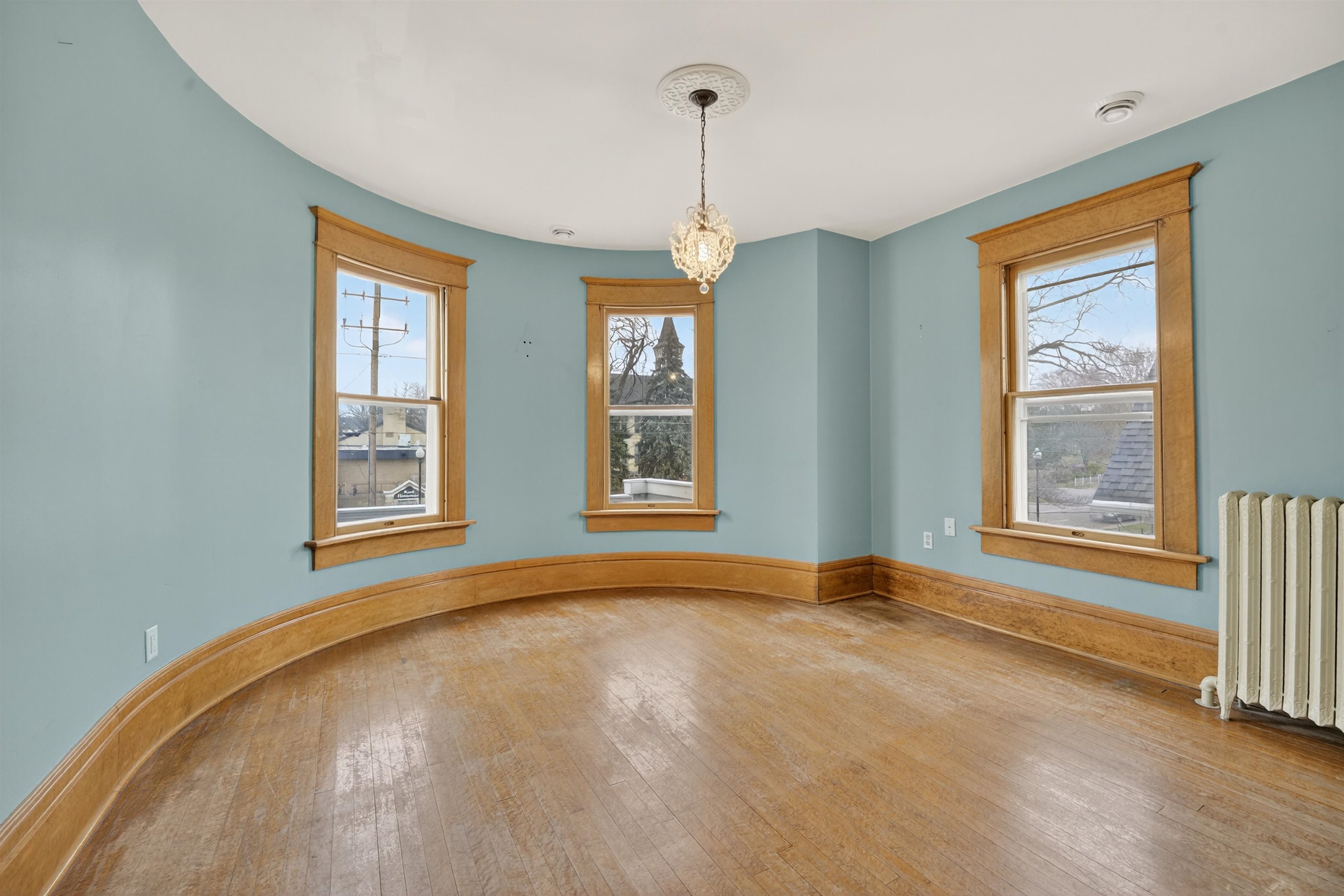 1133 ALGOMA Boulevard