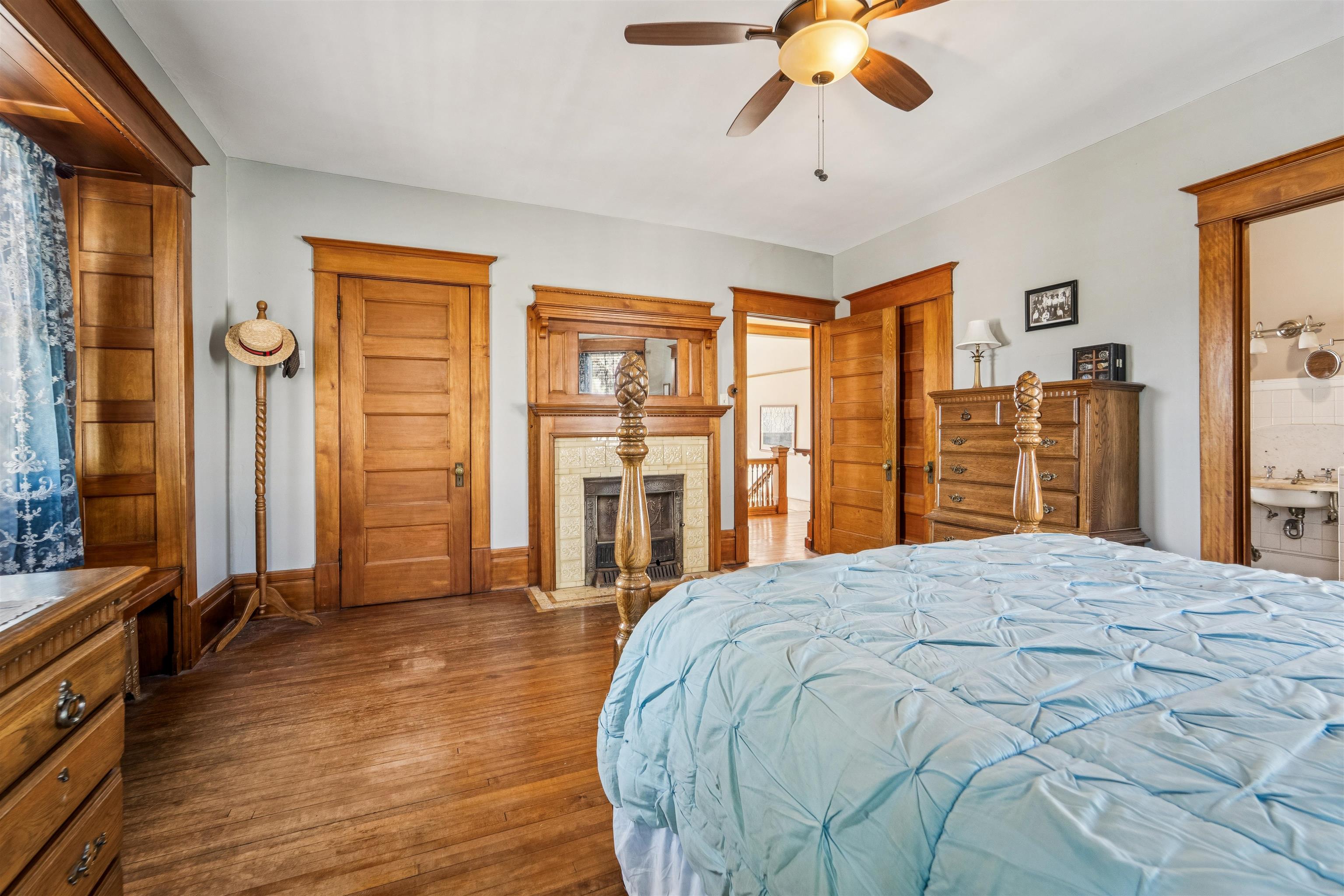 1133 ALGOMA Boulevard